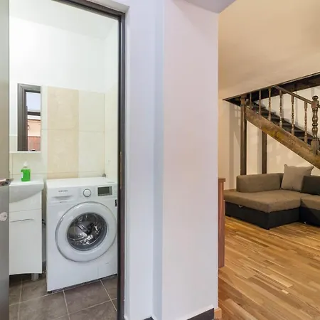 Lucky House Apartment *